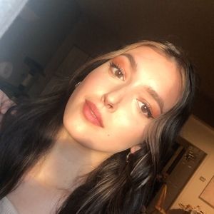 Meet your Posher, Alexandra